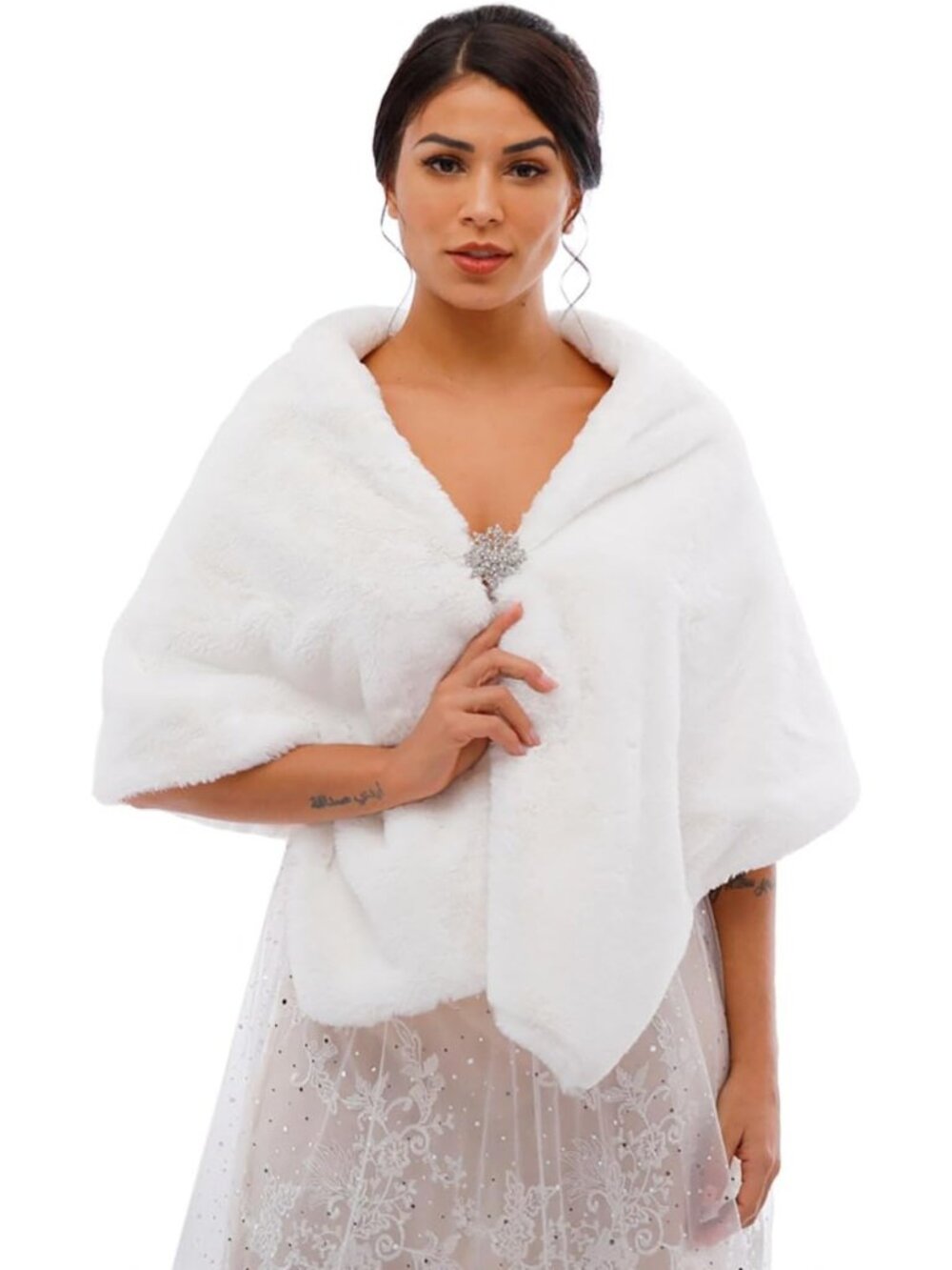 Elegant Wedding Faux Fur Shawl & Wrap - Bridal Cape & Scarf for Bridesmaids
